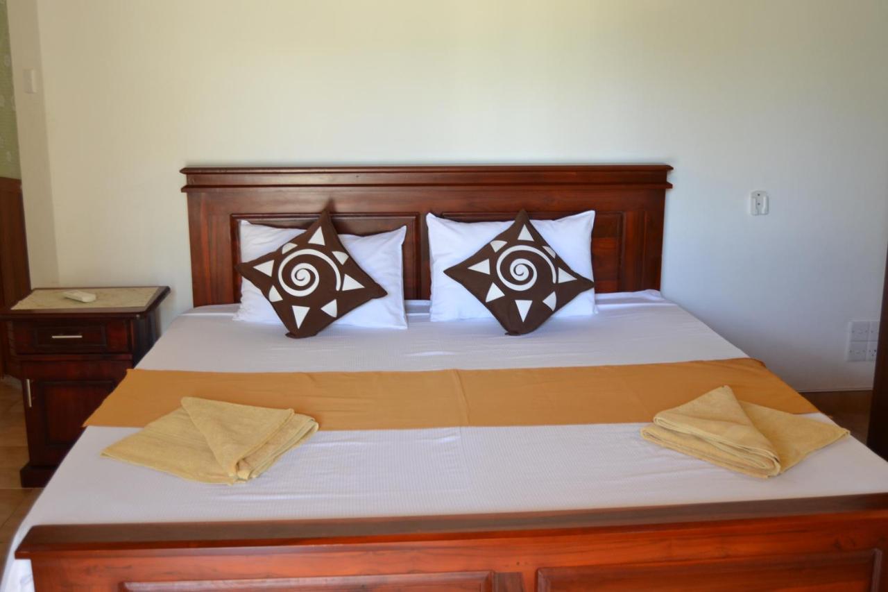 Nirukthie Beach Resort & Restaurant Kalpitiya Bagian luar foto